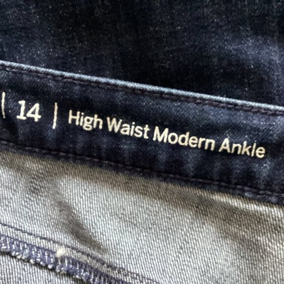 Talbots Women's Flawless High Waist Modern Ankle Blue Jeans Size 14 Straight Leg - Picture 8 of 9